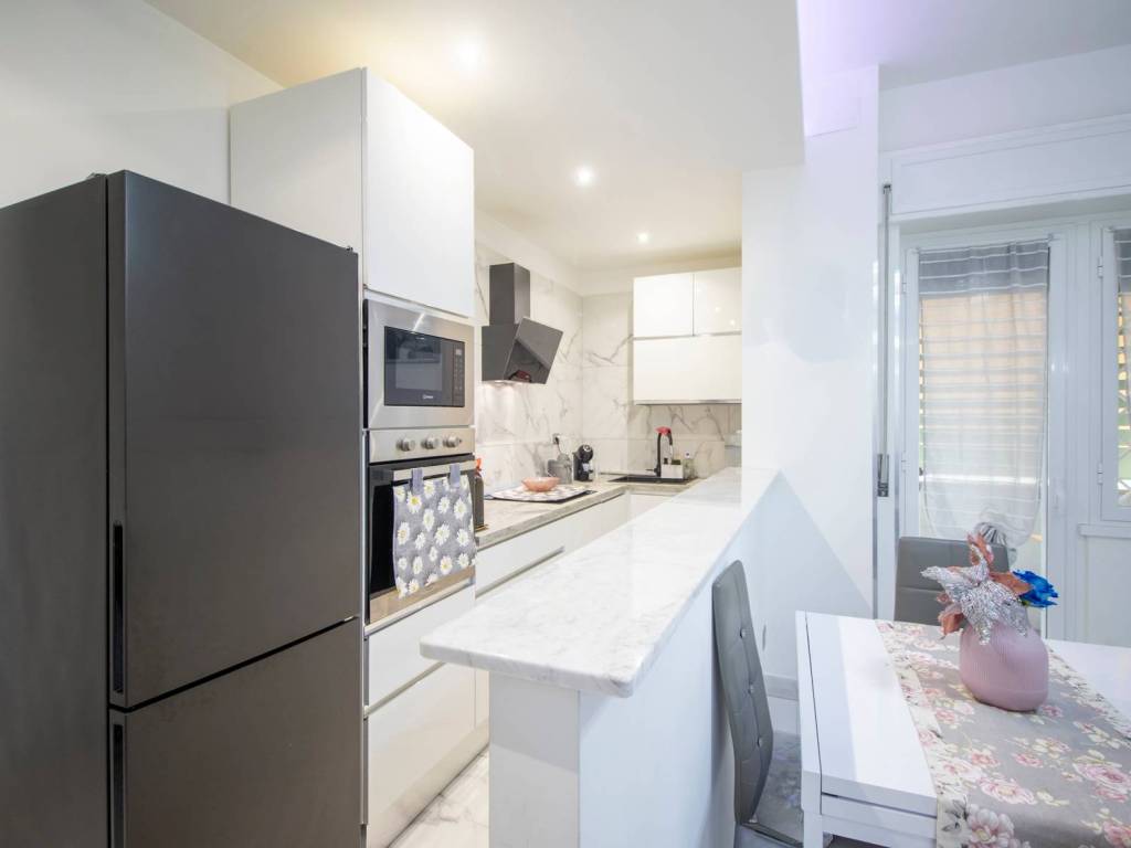 appartamento in vendita a Roma in zona Ostiense