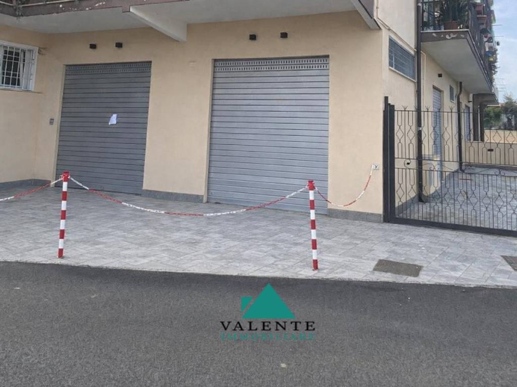 ufficio in vendita a Roma in zona Finocchio