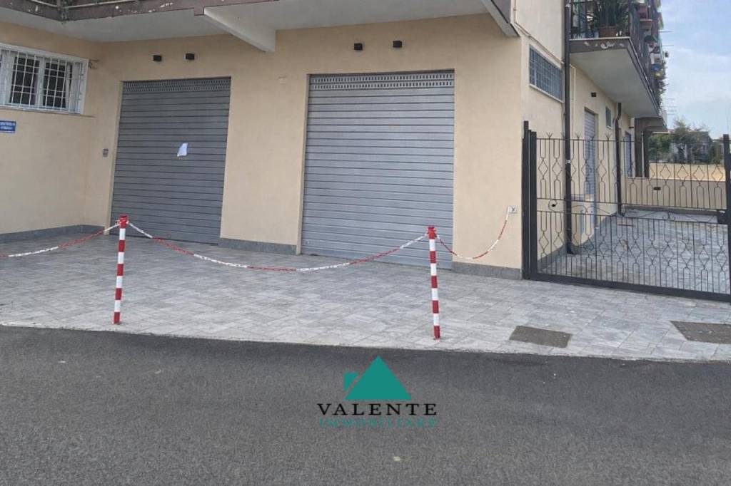 locale commerciale in vendita a Roma in zona Finocchio