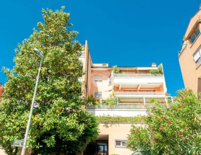 appartamento in vendita a Roma in zona Della Vittoria