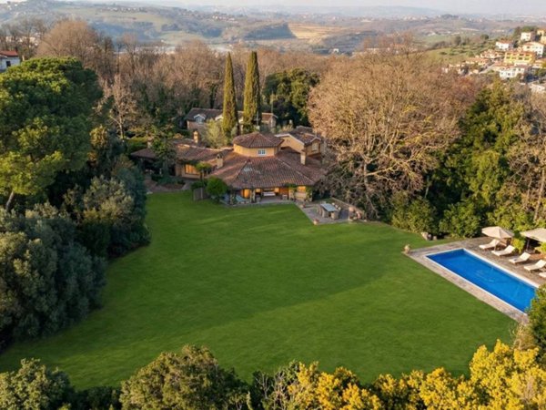 casa indipendente in vendita a Roma in zona Ludovisi/Sallustiano