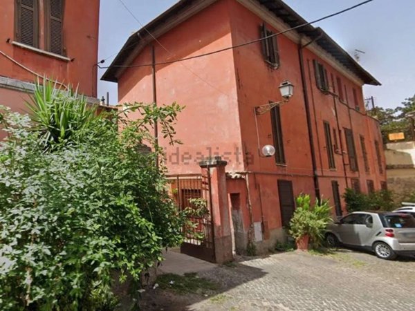 appartamento in vendita a Roma in zona Trastevere