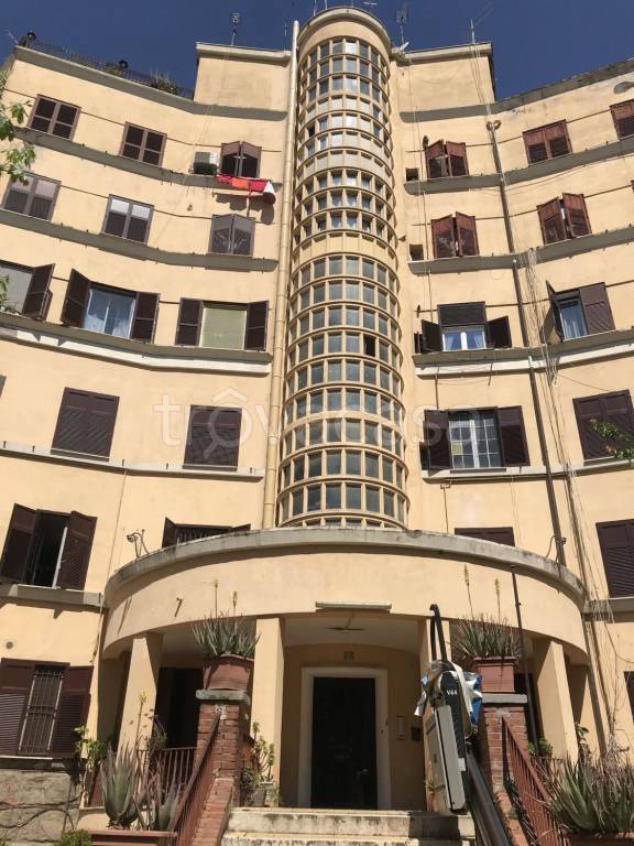 appartamento in vendita a Roma in zona Ostiense