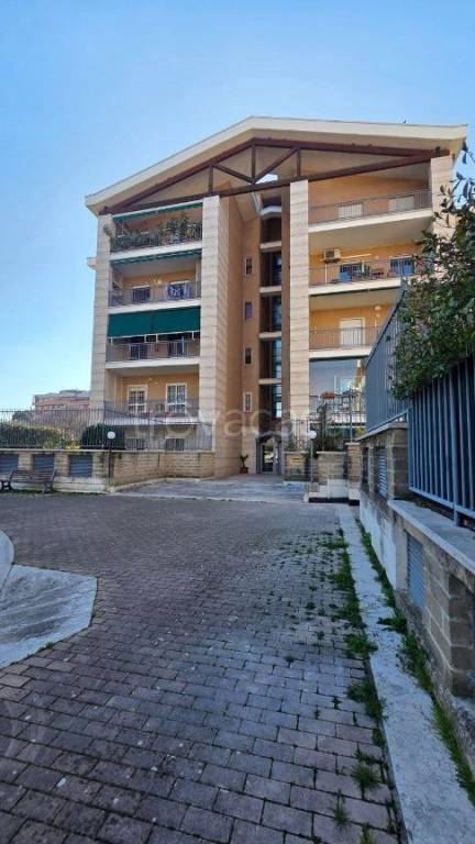 appartamento in vendita a Roma in zona Appio Claudio