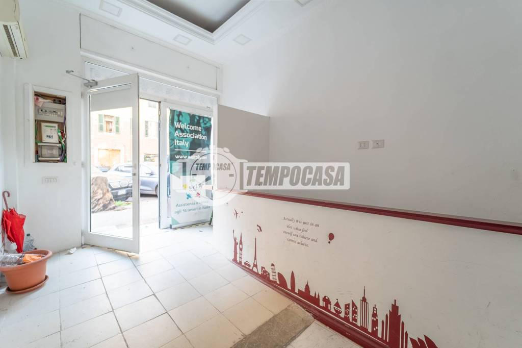 negozio in vendita a Roma in zona Esquilino