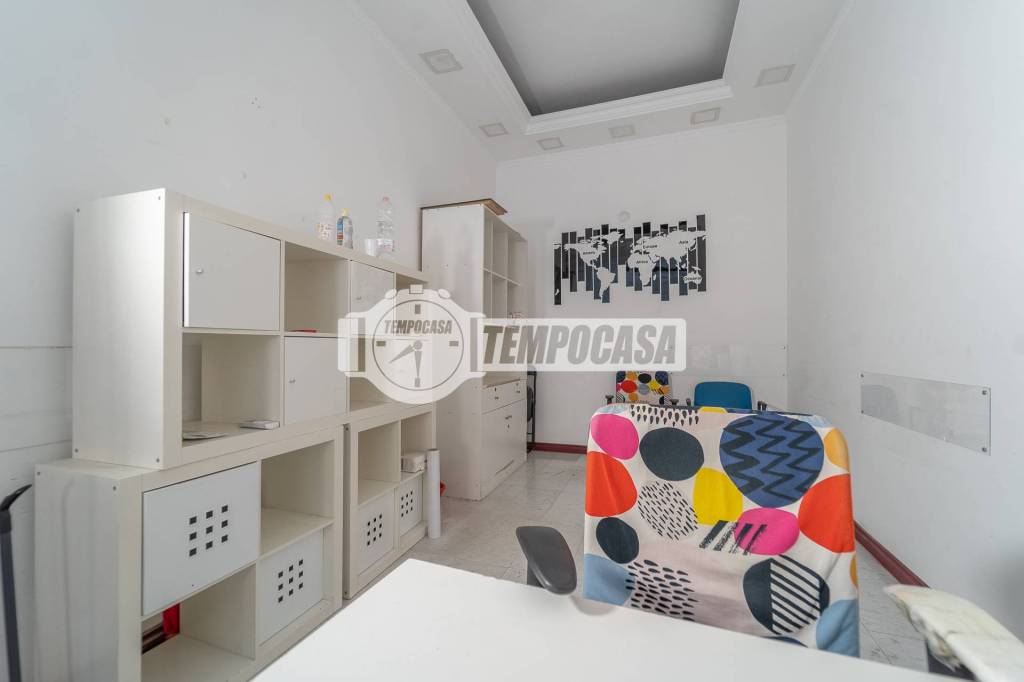 negozio in vendita a Roma in zona Esquilino