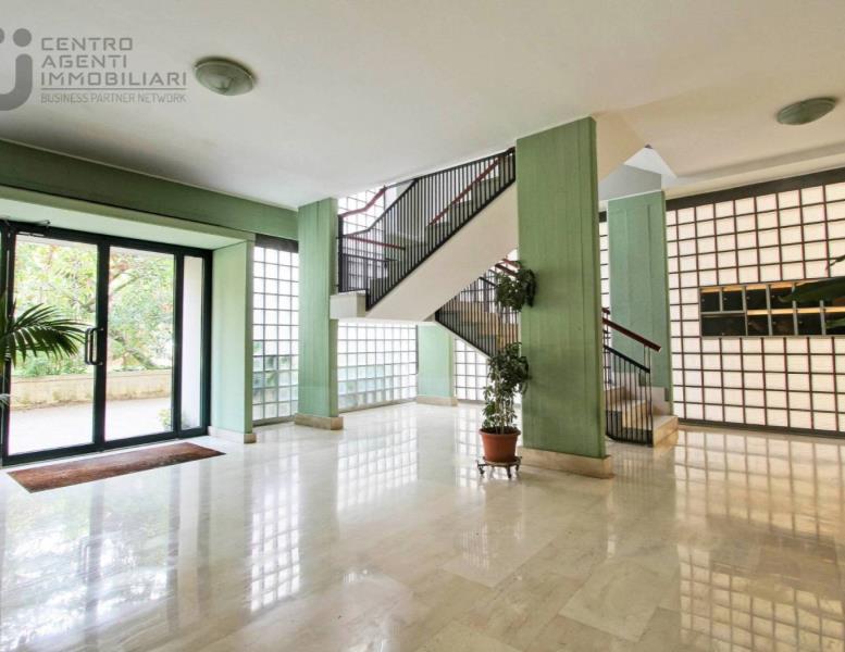 appartamento in vendita a Roma in zona Ardeatino