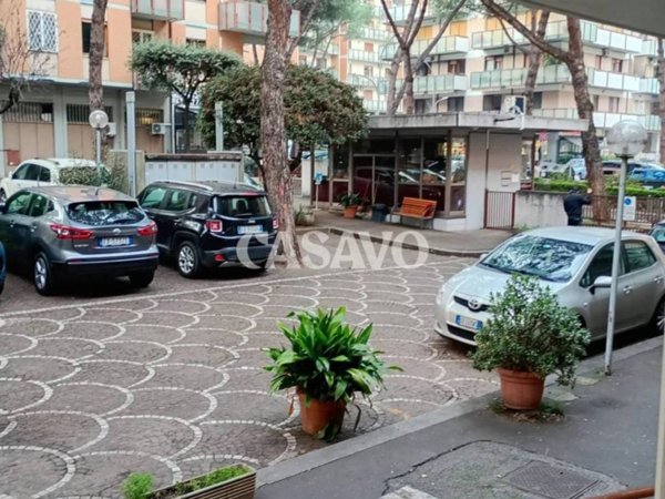 appartamento in vendita a Roma in zona Ardeatino