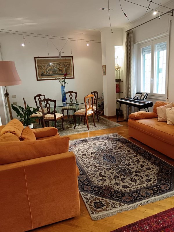 appartamento in vendita a Roma in zona Ardeatino