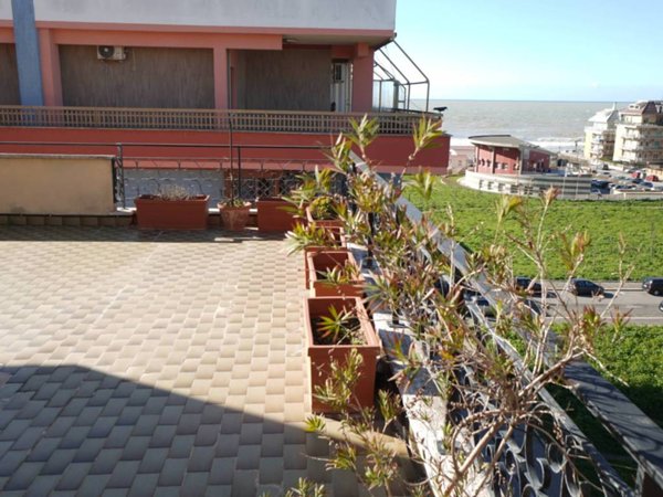 appartamento in vendita a Roma in zona Ostia Antica