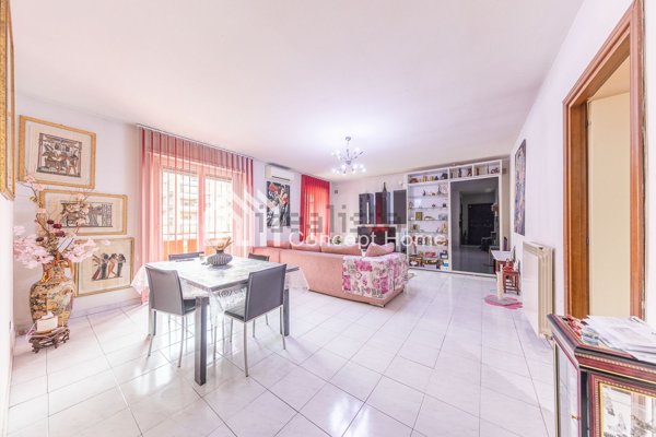 appartamento in vendita a Roma in zona Cinecittà