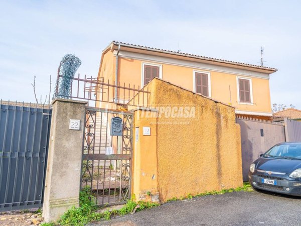 casa indipendente in vendita a Roma in zona Tuscolano