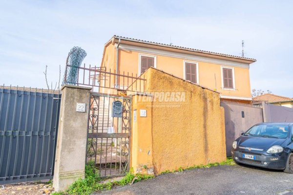 casa indipendente in vendita a Roma in zona Tuscolano