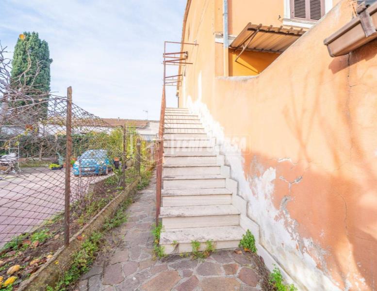 casa indipendente in vendita a Roma in zona Tuscolano