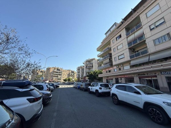 negozio in vendita a Roma in zona Ostia Antica