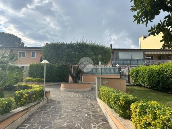 appartamento in vendita a Roma in zona Corviale