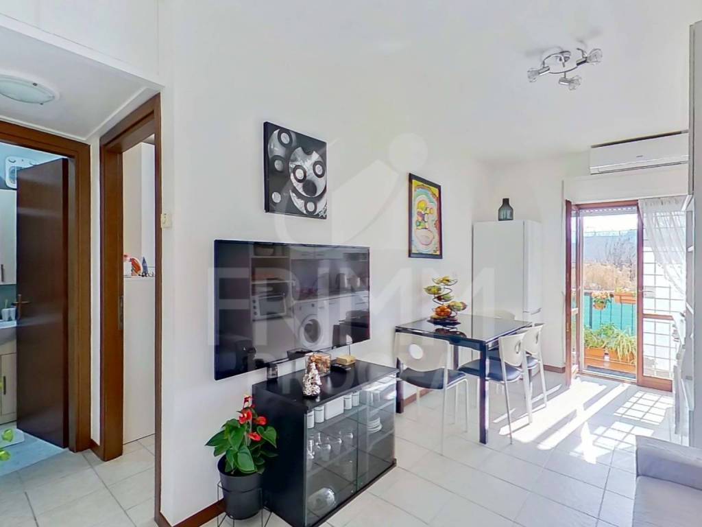appartamento in vendita a Roma in zona Lunghezza