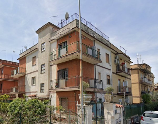 appartamento in vendita a Roma in zona Torre Angela