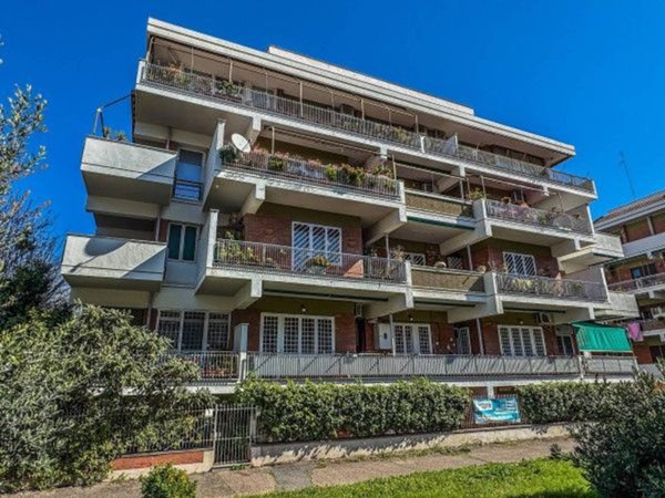 appartamento in vendita a Roma in zona Ostia