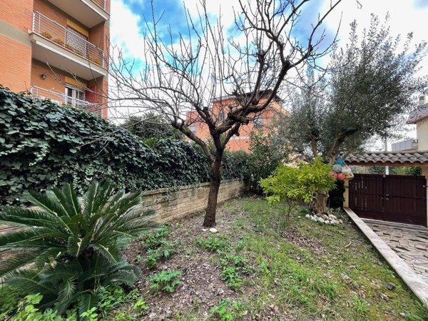 appartamento in vendita a Roma in zona Vitinia
