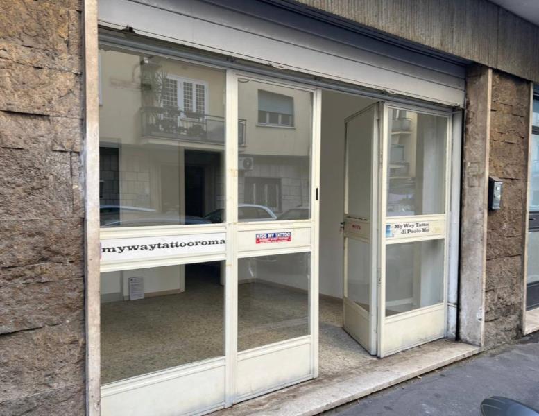 negozio in vendita a Roma in zona Monte Sacro/Talenti