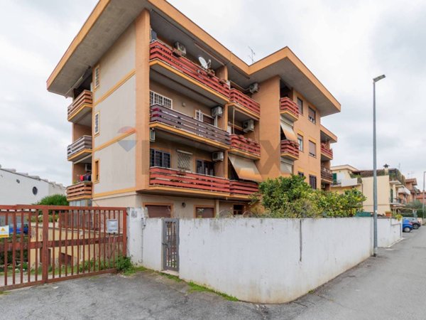 appartamento in vendita a Roma in zona Finocchio