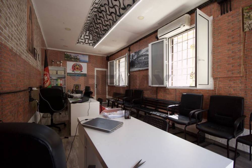 locale commerciale in vendita a Roma in zona Prenestino-Labicano