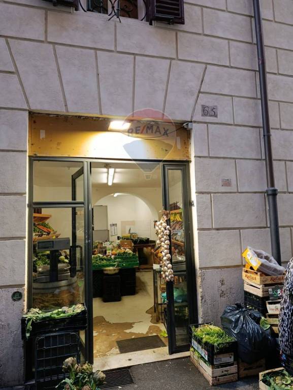 negozio in vendita a Roma in zona Pigna - Sant'Angelo