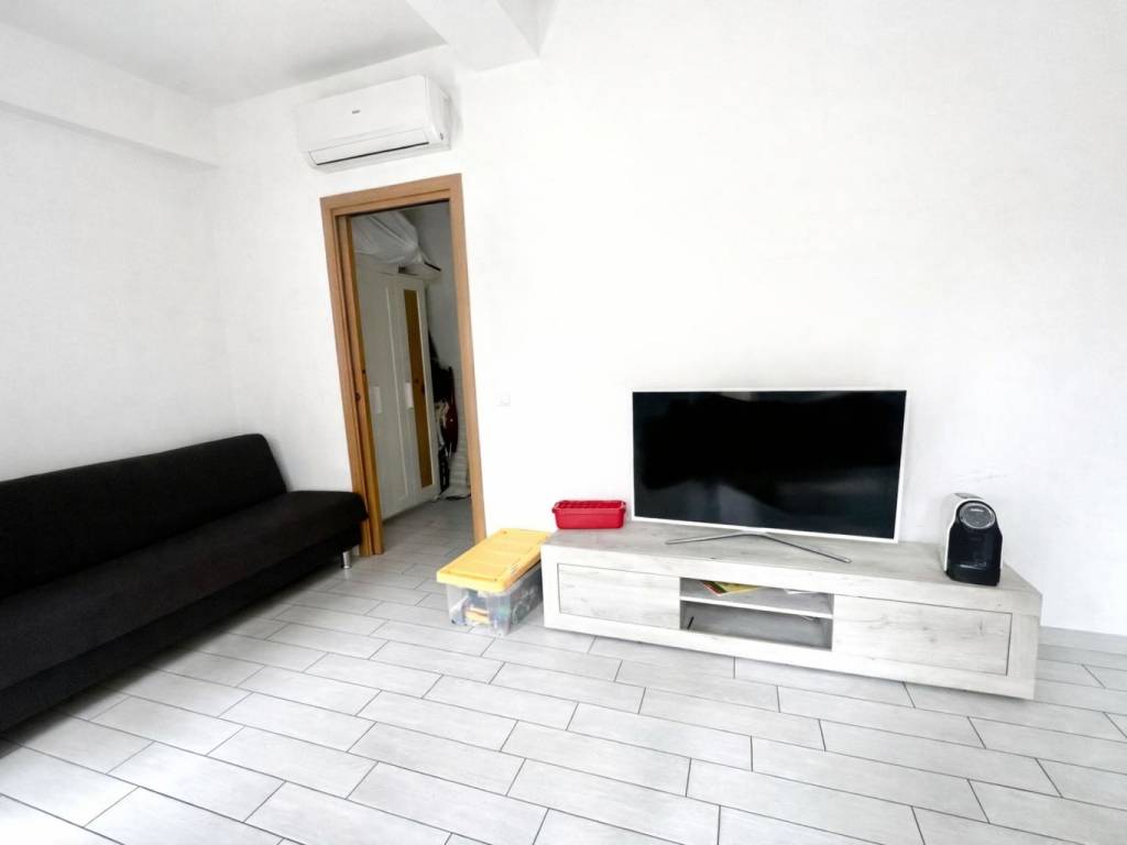 appartamento in vendita a Roma in zona Tor di Quinto