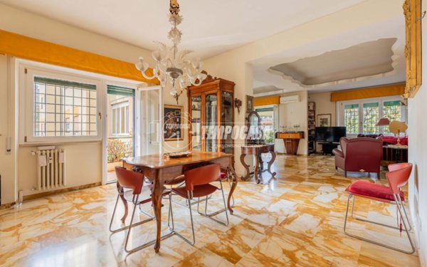 appartamento in vendita a Roma in zona EUR