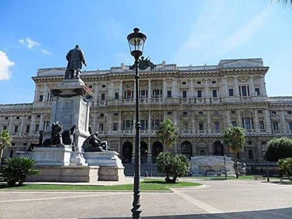 appartamento in vendita a Roma in zona Rione Prati