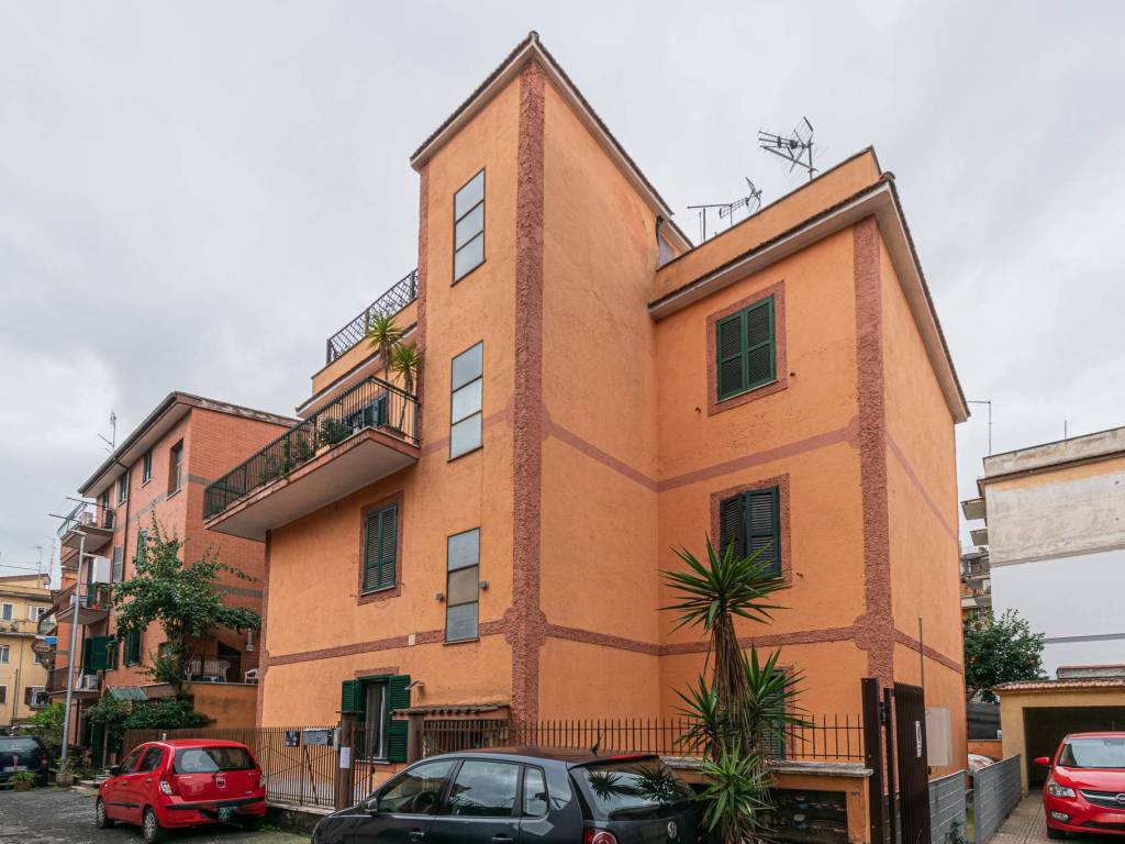 appartamento in vendita a Roma in zona Portuense