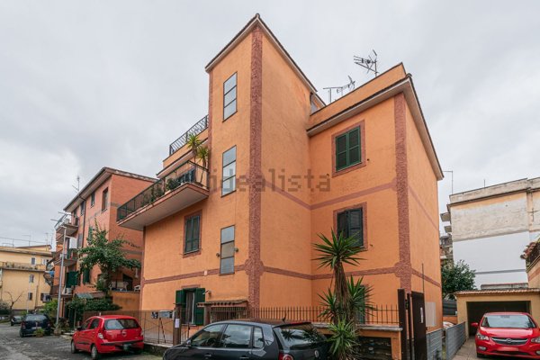 appartamento in vendita a Roma in zona Portuense