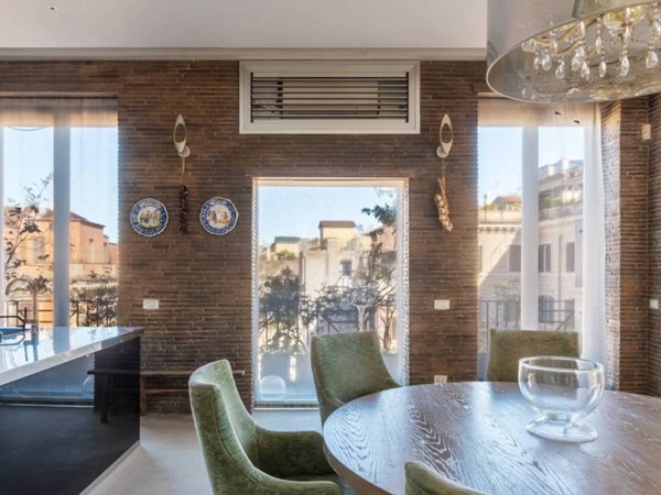 appartamento in vendita a Roma in zona Parione/Sant'Eustachio