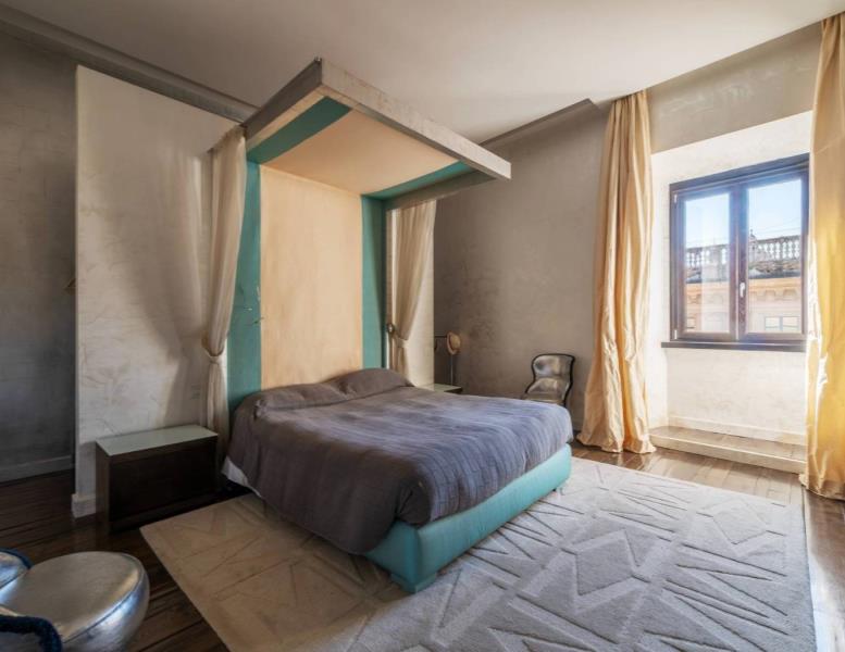 appartamento in vendita a Roma in zona Parione/Sant'Eustachio