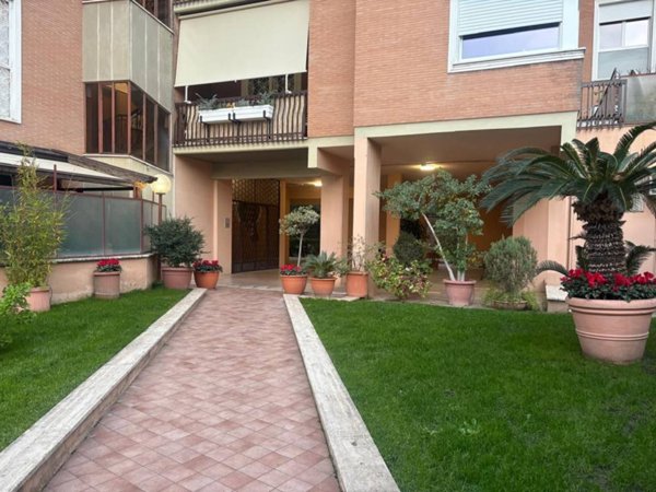 appartamento in vendita a Roma in zona Gianicolense