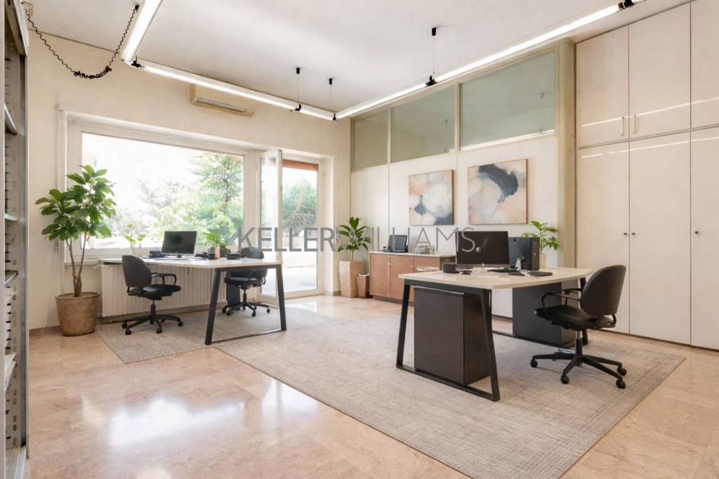ufficio in vendita a Roma in zona EUR