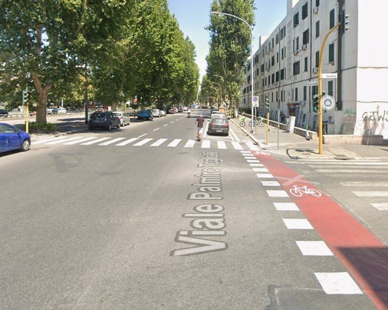 negozio in vendita a Roma in zona Cinecittà