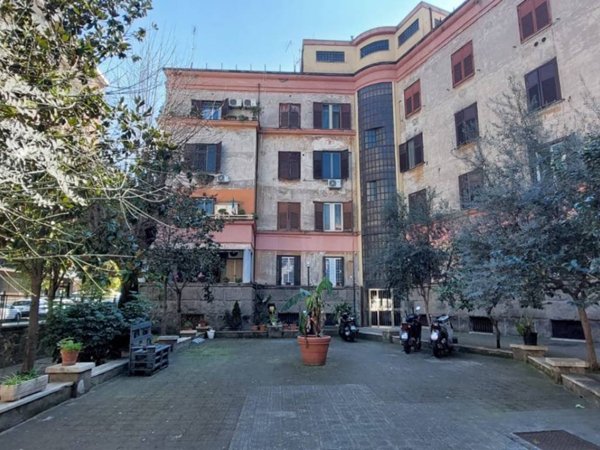 appartamento in vendita a Roma in zona Ostiense