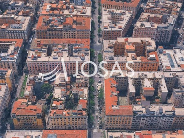 negozio in vendita a Roma in zona Rione Prati