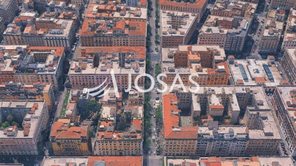negozio in vendita a Roma in zona Rione Prati