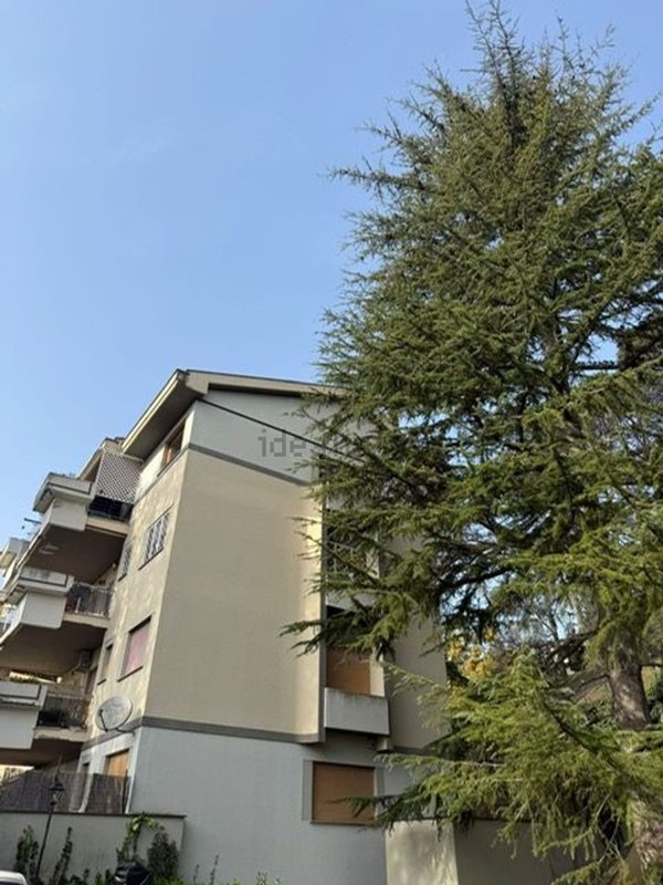 appartamento in vendita a Roma in zona Tomba di Nerone