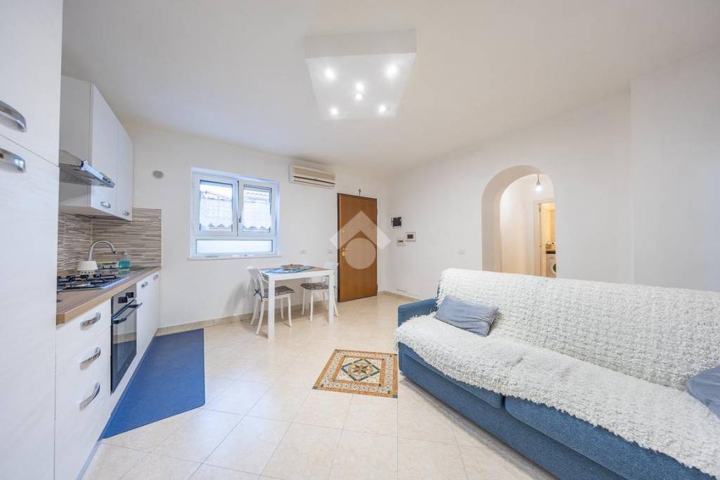 appartamento in vendita a Roma in zona Finocchio