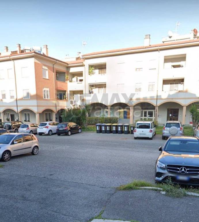 negozio in vendita a Roma in zona Borghesiana