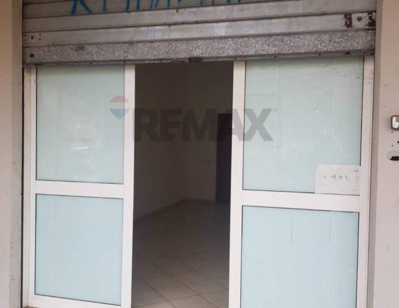 locale commerciale in vendita a Roma in zona Borghesiana