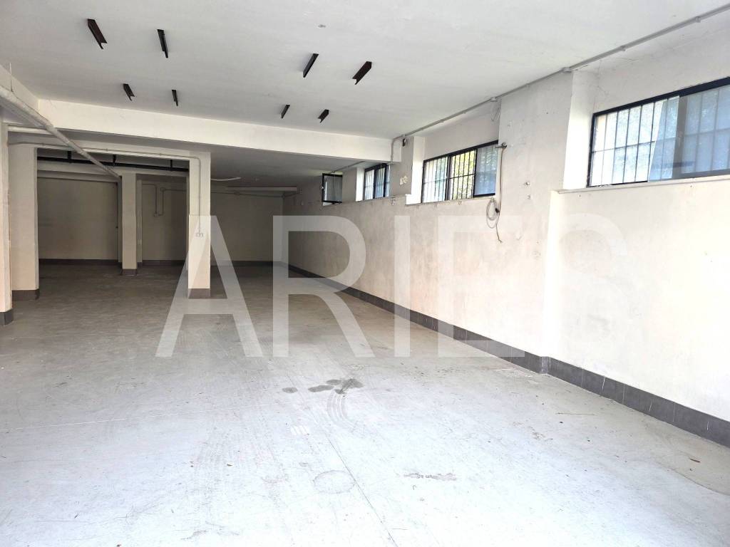 negozio in vendita a Roma in zona Primavalle