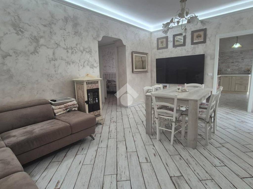 appartamento in vendita a Roma in zona Romanina