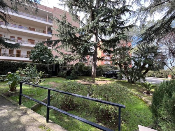 appartamento in vendita a Roma in zona Torrino