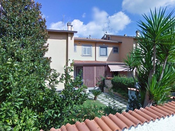 casa indipendente in vendita a Roma in zona Casal Palocco