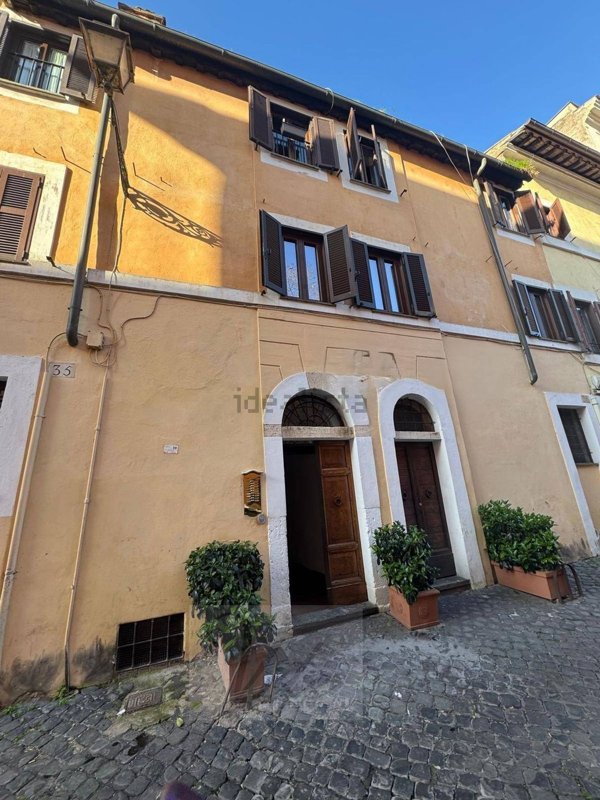 appartamento in vendita a Roma in zona Trastevere
